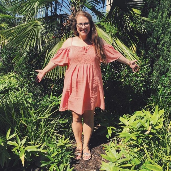 Meet your Posher, Stephanie - Picture 4 of 5